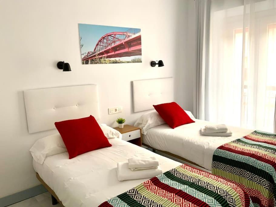 My Home In Triana, Luminoso Y Acogedor Apartamento 세비야 외부 사진