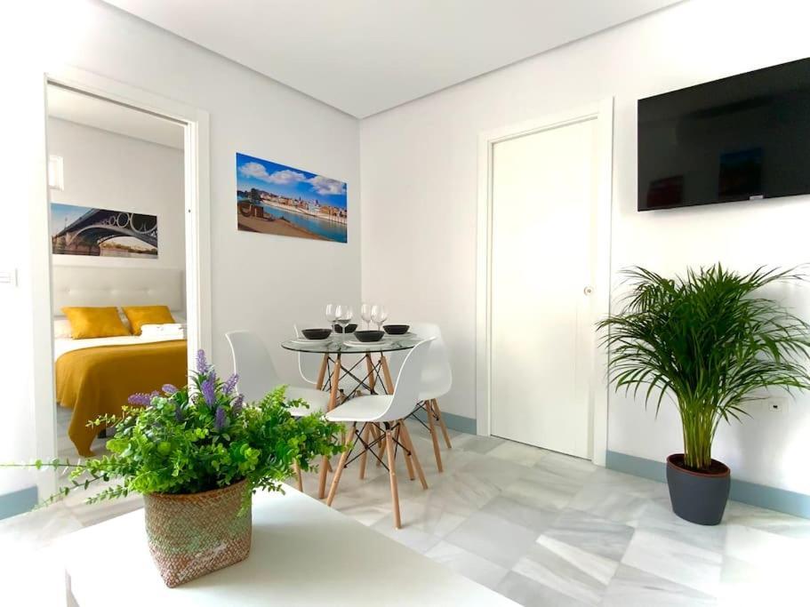 My Home In Triana, Luminoso Y Acogedor Apartamento 세비야 외부 사진